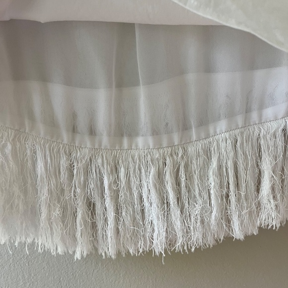 Trouve White Fringe Trim Lined Hem Tank Top Blouse Shirt Size S - Picture 5 of 8